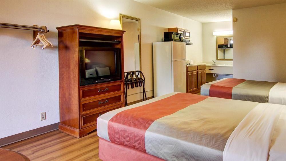Red Roof Inn Forsyth Dış mekan fotoğraf